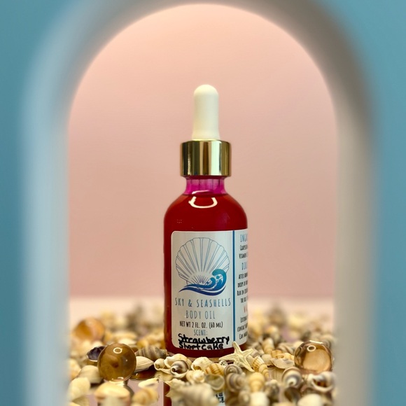 Hand Crafted “Strawberry Shortcake” Scented Body Oil by Sky & Seashells Skincare - Picture 1 of 5